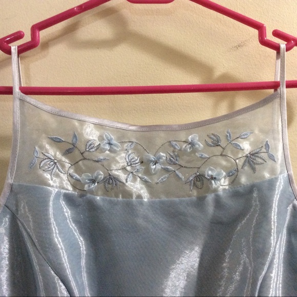 đź’–Stunning Oblique Petite satin embroidered formal dress - Picture 4 of 11